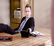 Les seins parfaits et voluptueux de Karlee Grey