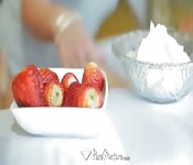 Phoenix Marie prépare un délicieux petit-déj'