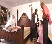 Petite baise interraciale d'avant mariage