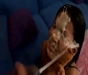 Du sperme plein le visage